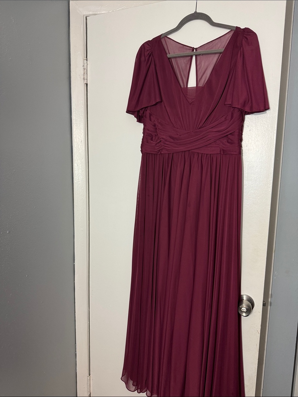 Chic Wine-Red Maxi Dress with Flutter Sleeves